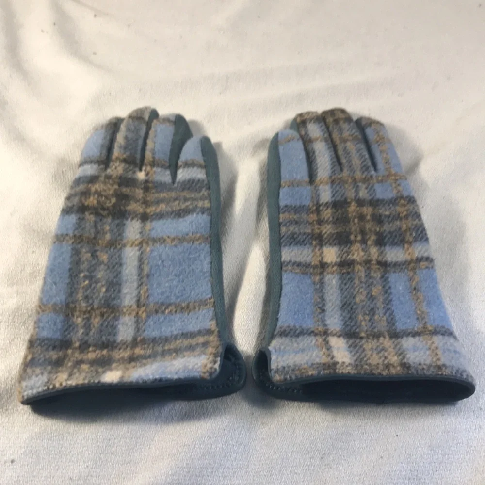 Topitoff Blue and Tan Plaid Touchscreen Cotton Blend Cozy Winter Gloves